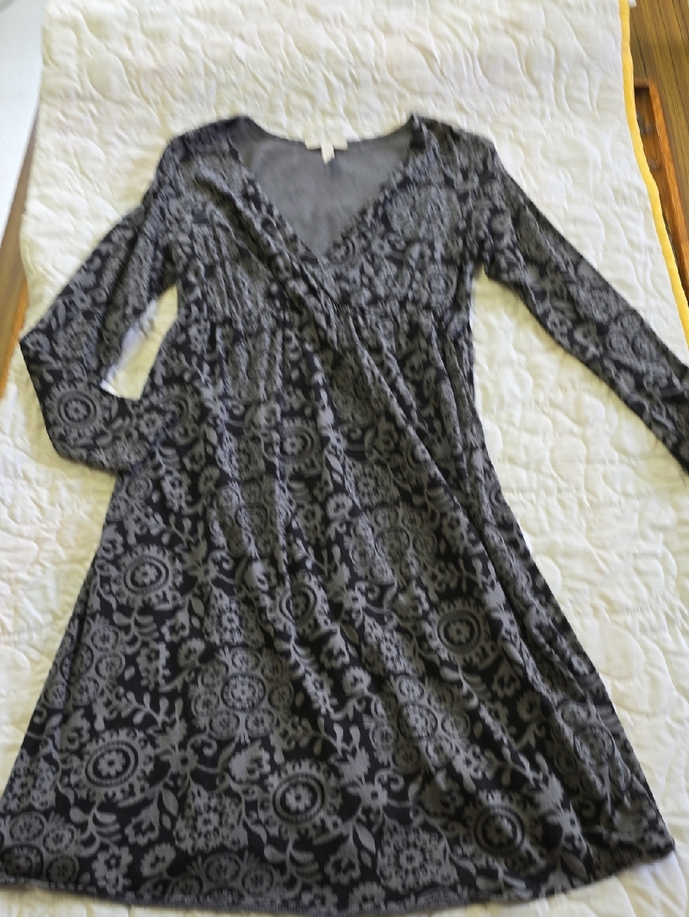 Old Navy Black and Gray Long-Sleeve Floral Wrap Dress